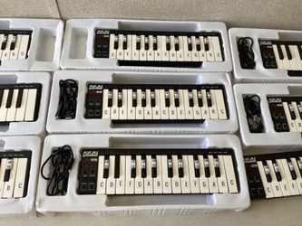 AKAI Professional LPK 25 MIDI Keyboard