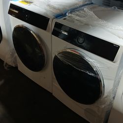 24 inches Bosch washer and electric dryer set