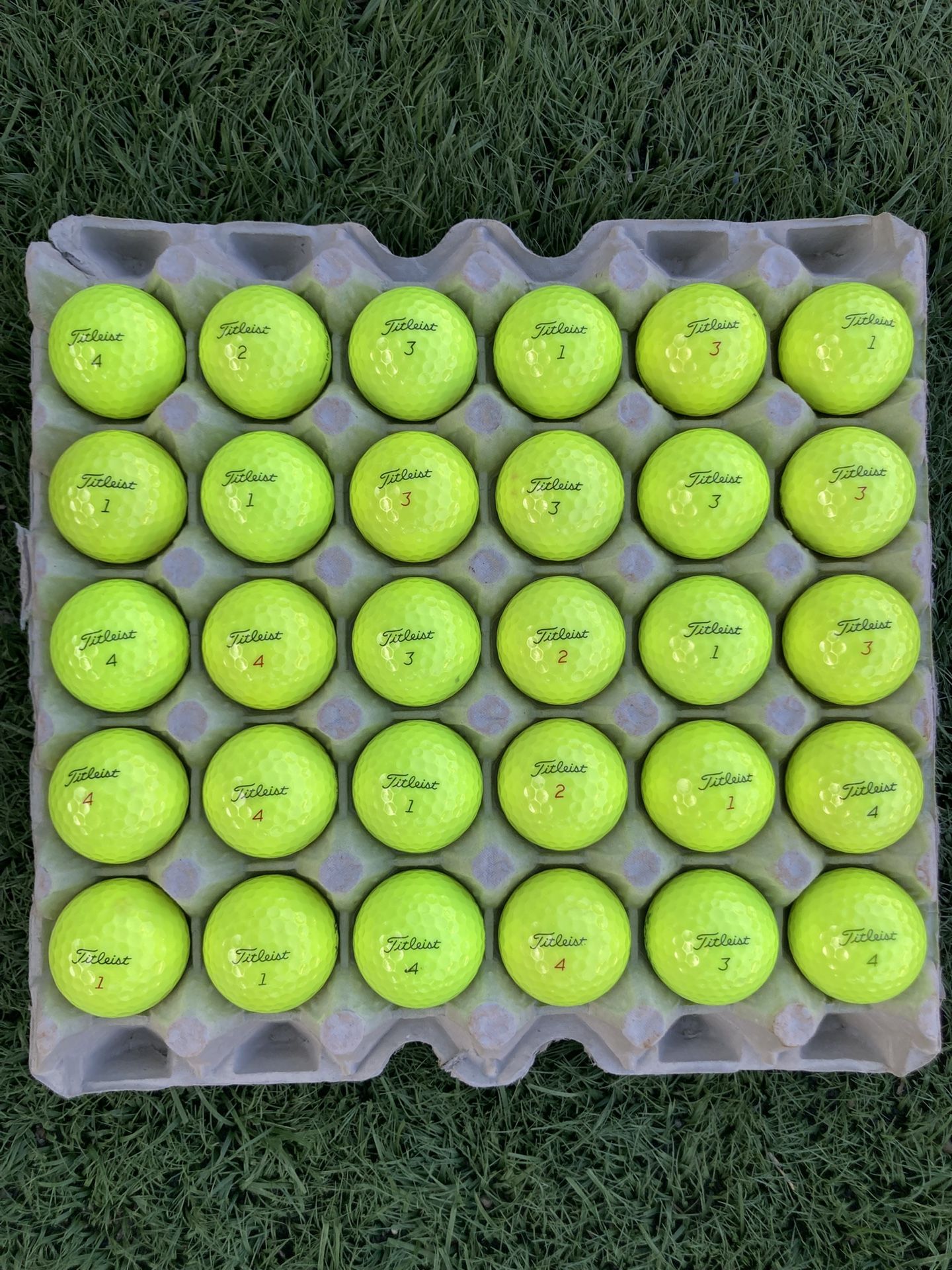 30 Golf ⛳️ Balls Titleist Prov1 Yellow