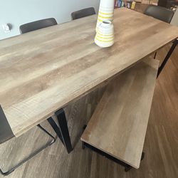 6 spaces dinning table