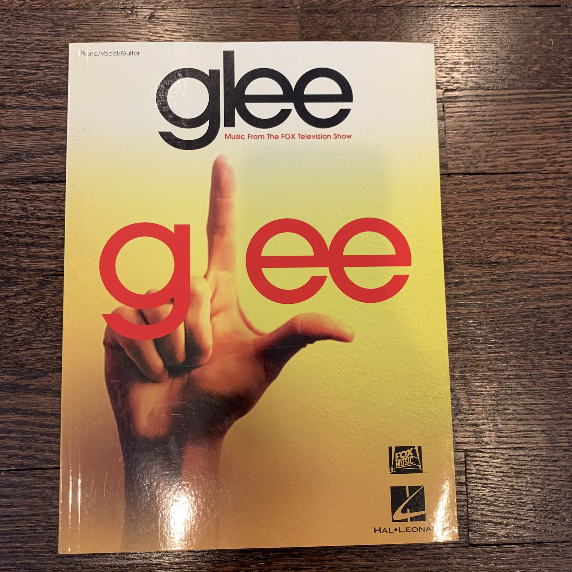 Glee Piano/Vocal/Guitar Songbook.