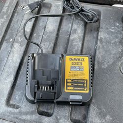 DeWalt Charger DcB112