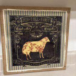 10x10 Farmhouse Style Picture On Burlap