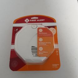 FIRST ALERT Battery Ionization / Photoelectric Dual Sensor Smoke Alarm Model SA320
Brand new.