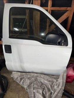 Driver & Passenger front doors 05 Ford F350