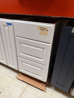 White kitchen Cabinets base 3 drawer 18in