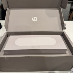 Beats Pill (Kim Kardashian) 