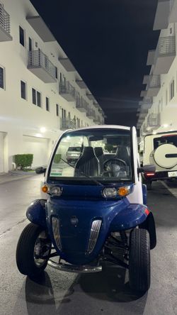 POLARIS GEM E4 golf cart