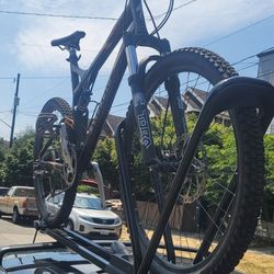 Specialized FSR XC full suspension mountain  bike