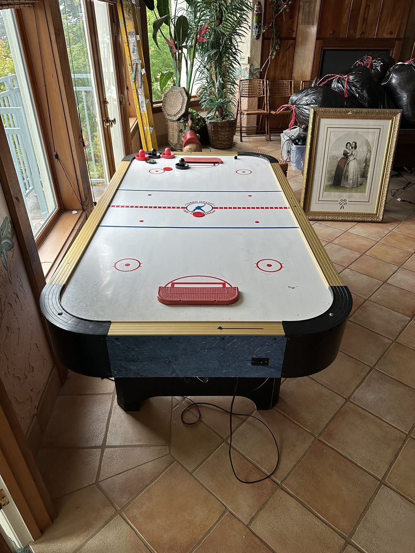 Air Hockey Table