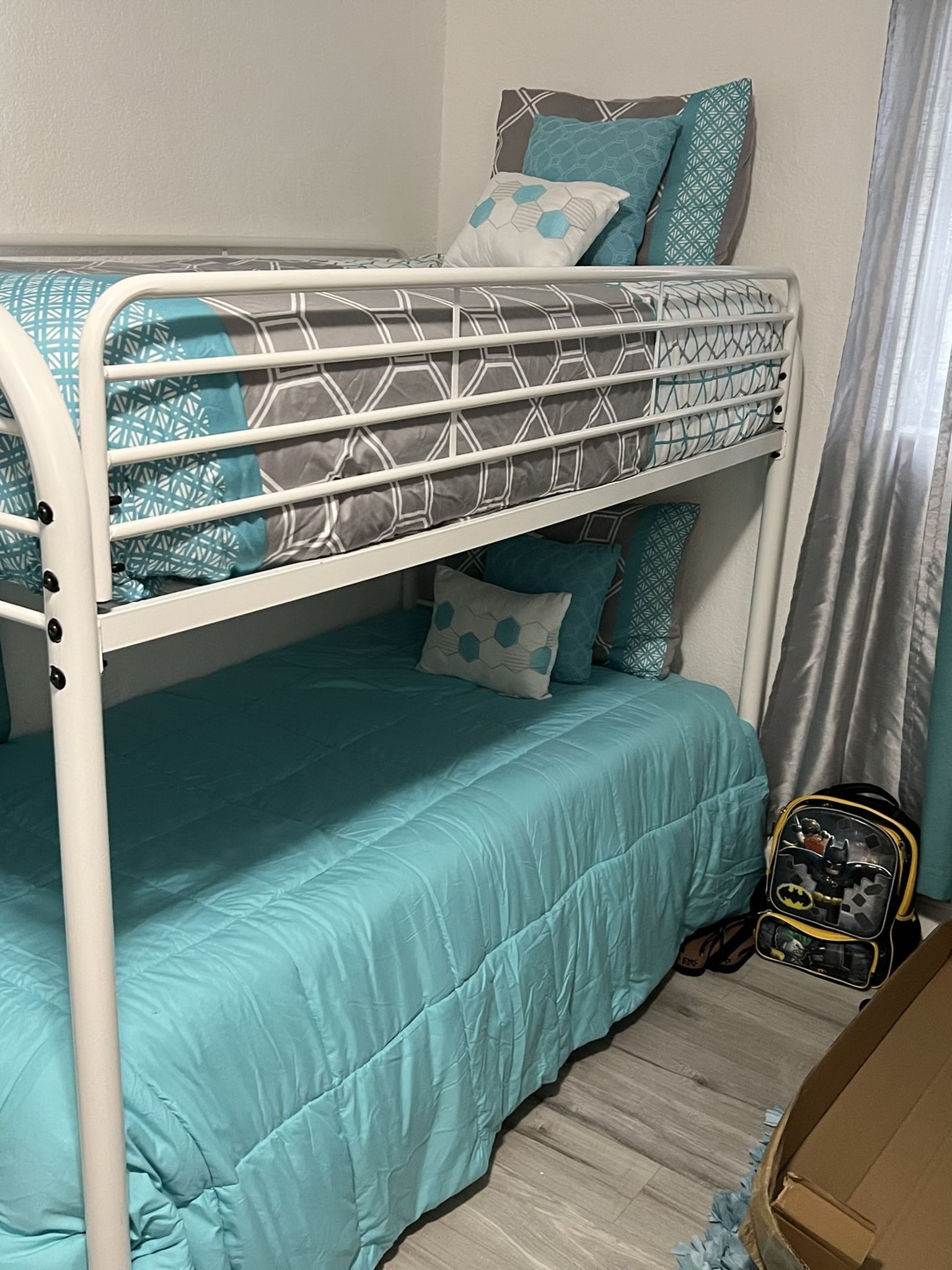 Twin over Twin bunk beds frame and free delivery in box with the mattress and 