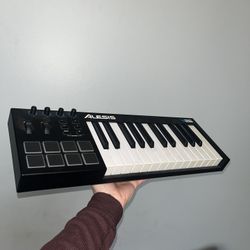 Alesis V25 Keyboard Midi Controller 