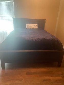 Dark Oak Queen bed