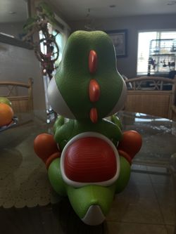 Yoshi popcorn bucket new