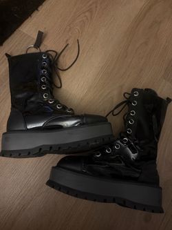 Demonia slackers-220 size 8