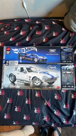 Hot Wheels Cadillac & Corvette