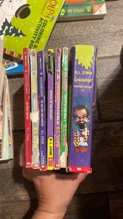 Goosebumps books set of 7