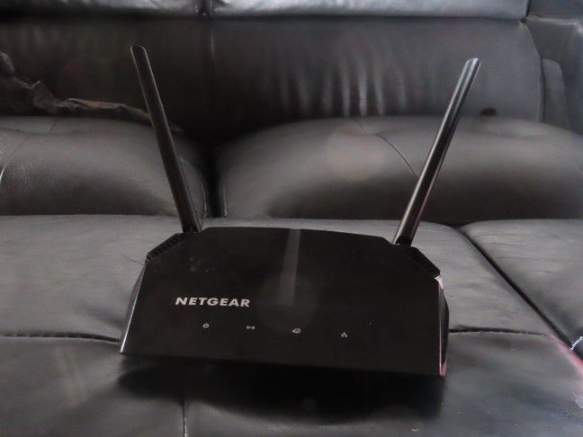 Netgear Wifi Router & Extender 