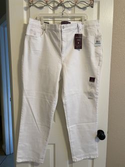 NEW REDUCED PRICE! White Gloria Vanderbilt “Amanda” Long Pants - Size 20