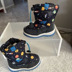 Boots Snow ⛄️ Size.8.9 Kids 