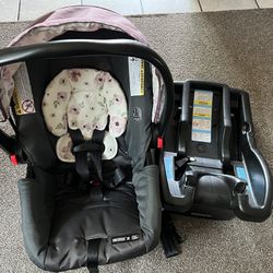 Graco Snugride 30 Infant Car Seat With Case 
