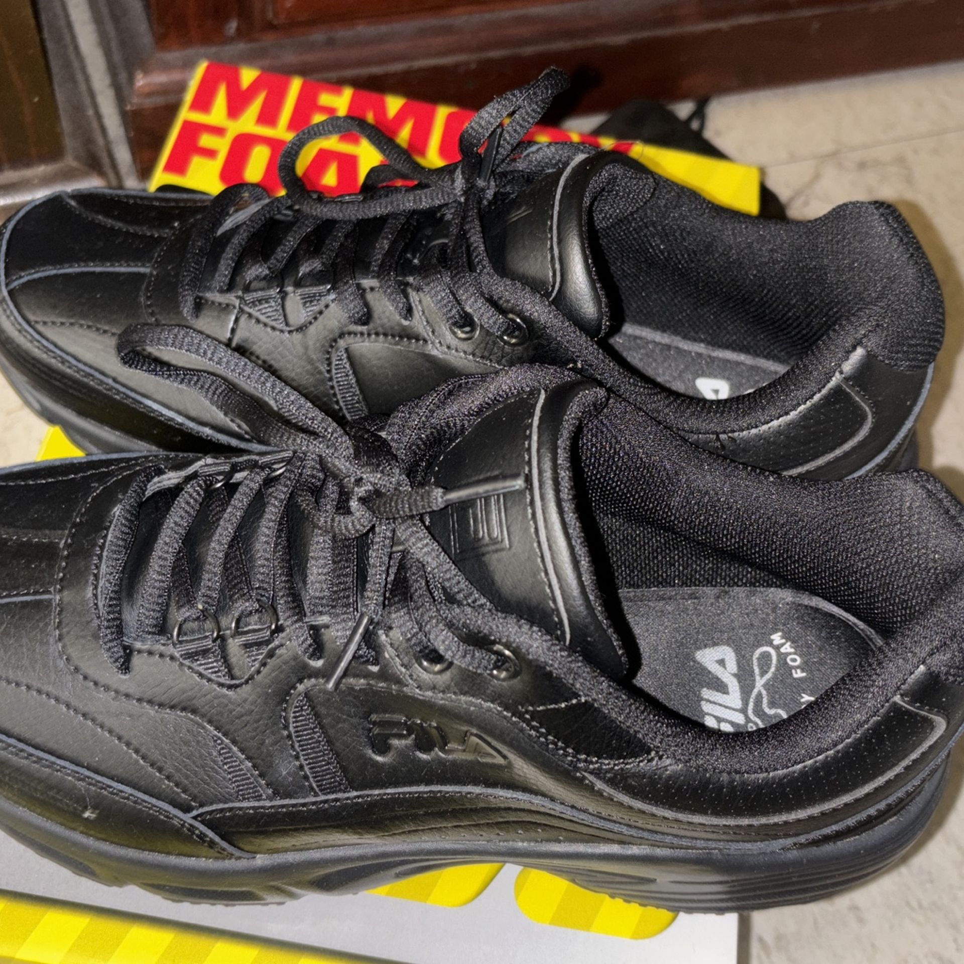 Slip Resistant Memory Foam Fila Shoes