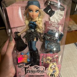 Bratz Original Cloe pirate Doll In Box 