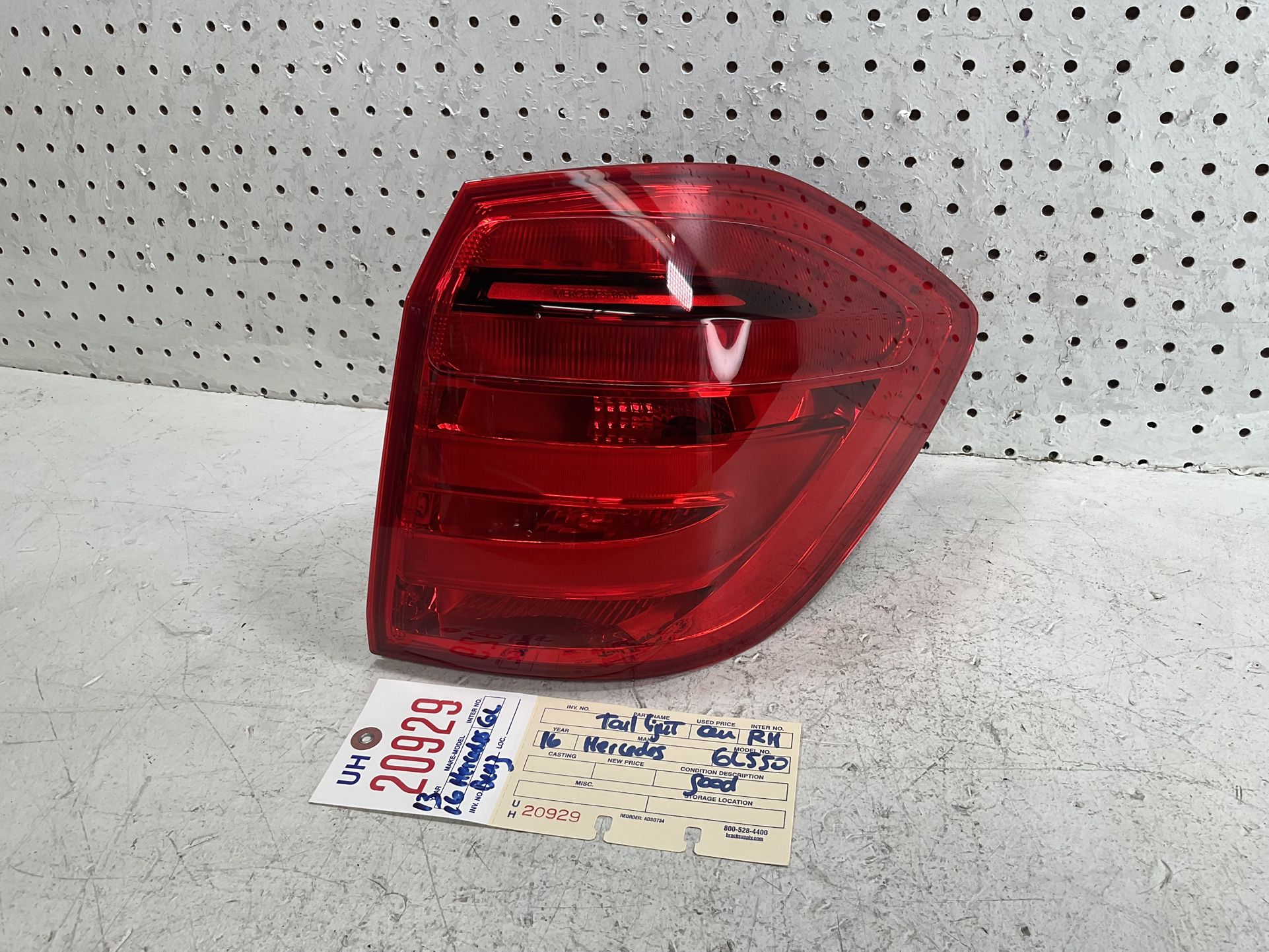 2013 2016 MERCEDES BENZ GL CLASS GL450 RIGHT SIDE TAIL LIGHT OEM