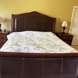 Elegant King Bedroom Set – Solid Wood & Leather Accents