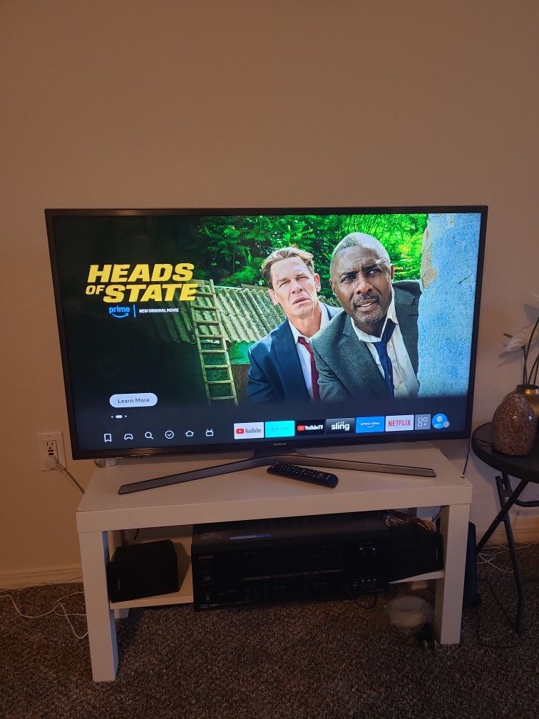 Samsung Flat Screen TV 42"