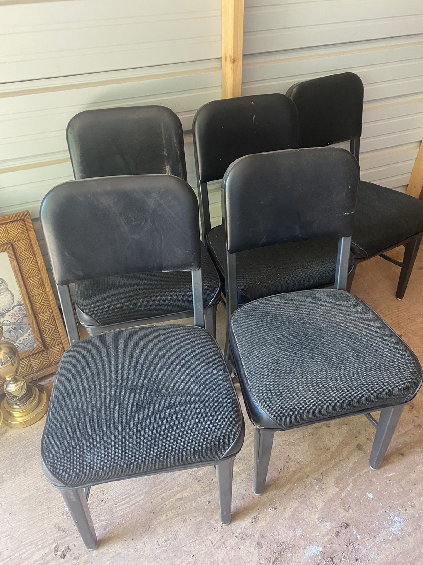 5 Chairs One Money 