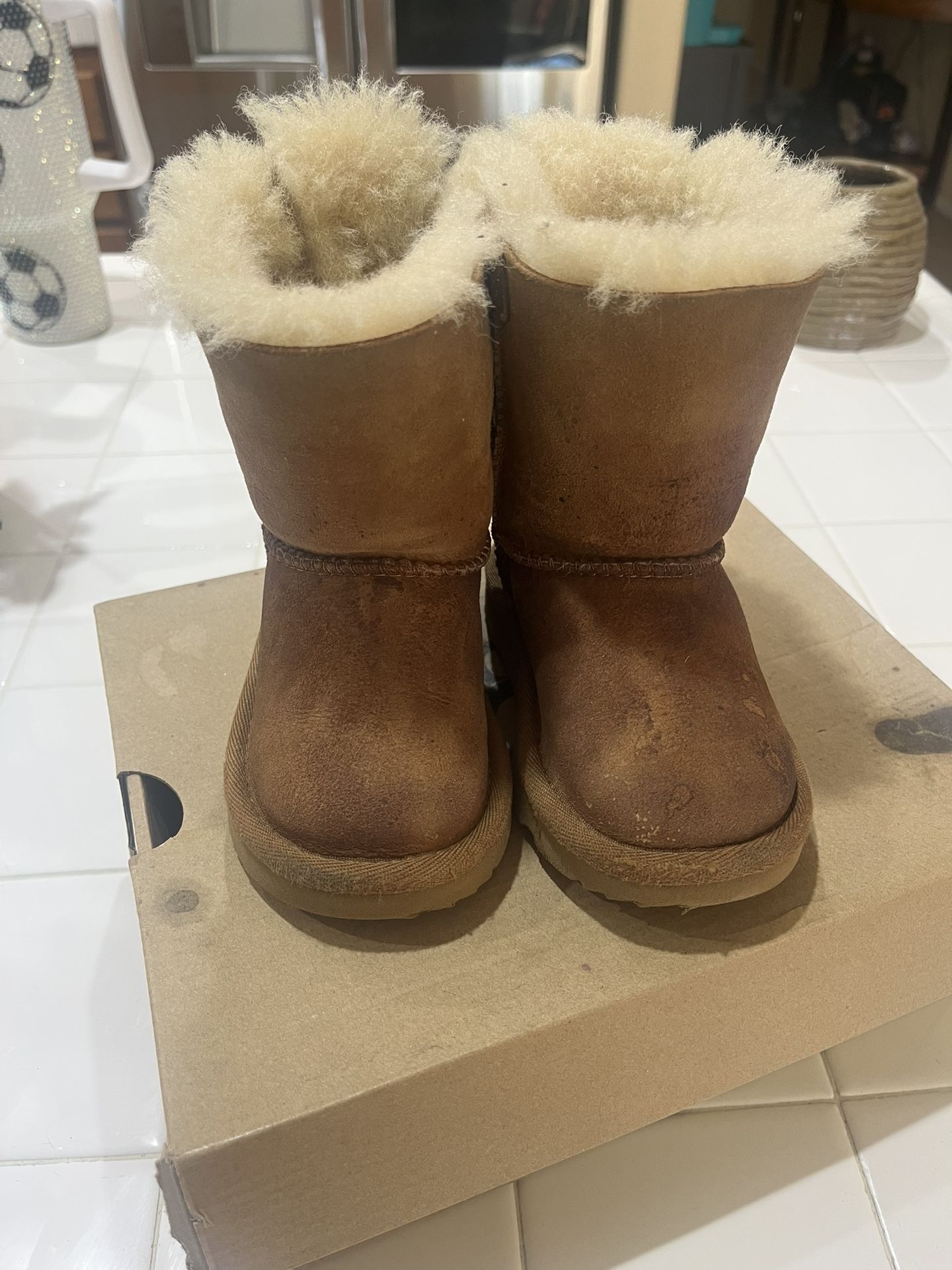 UGG BOOTS