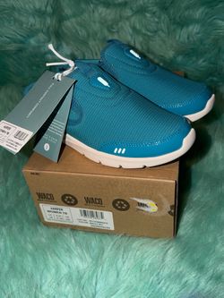 NIB Revitalign Harper Slip-On Sneakers in Teal Blue Women’s size 7.