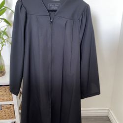 Black Graduation Gown Size 5’3 - 5’5
