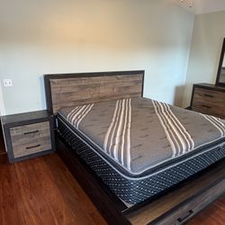 A Modern King Bedroom Set with Storage – Like New – $1,500