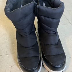 Woman’s Winter Boots $5