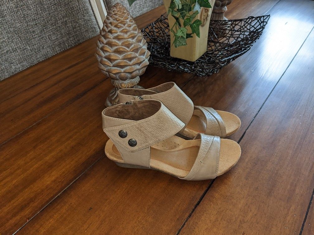 ROCKPORT COBB HILL COLLECTION HOLLYWOOD SANDALS SZ 8N