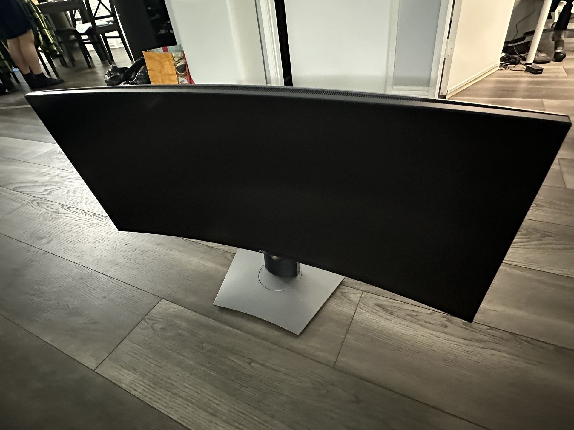 Dell U3417W UltraSharp 34-inch WQHD 3440 x 1440 LED Backlit Curved Gaming Monitor with IPS, Vesa Compatible, Anti-Glare, Tilt, Swivel , Speaker