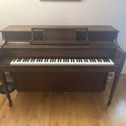 Story And Clark Upright Piano