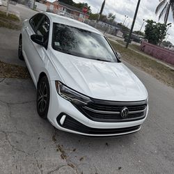 2023 vw Jetta clean title 30k miles $18000 cash price we finance with $500 down $350 monthly payments with credit score base