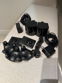 2 SteamVR 2.0 Base Stations + 3 HTC Vive 3.0 Trackers + Dongles Bundle