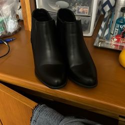 Woman’s BLCK Boots