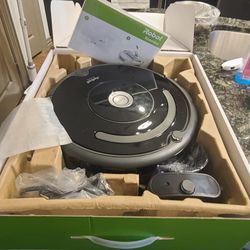 iRobot Roomba 675 Robot Aspirador con conectividad Wi-Fi, compatible con Alexa, bueno para pelo de m