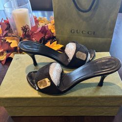 vintage Gucci kitten heel Black denim W gold Tag $260