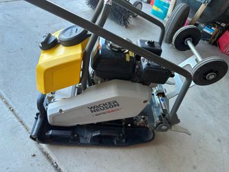 For sale plate Compactor Wacker Neuson BPS1550 engine honda gx 160