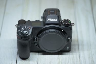 Nikon Z7 Mirrorless Kit