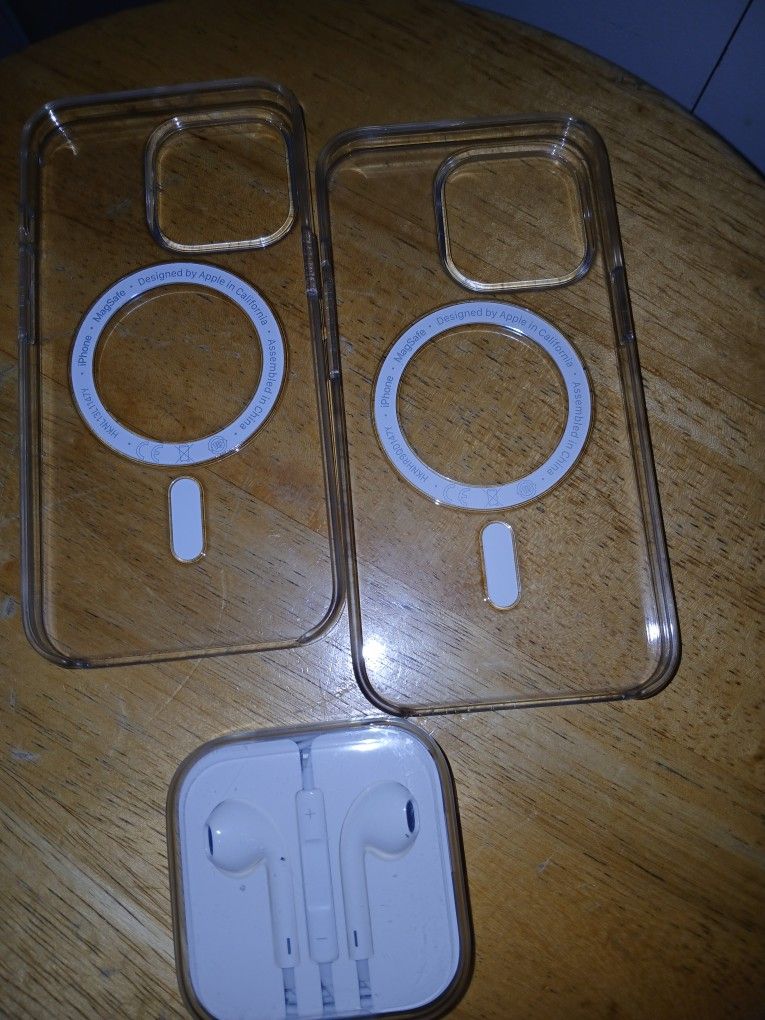 Apple Iphone Case + Ear Phone