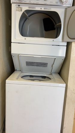 Whirlpool Stackable Washer/Dryer works like new!