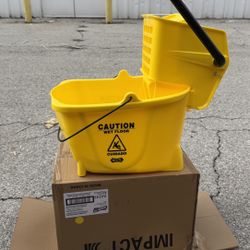 Wringer & Bucket