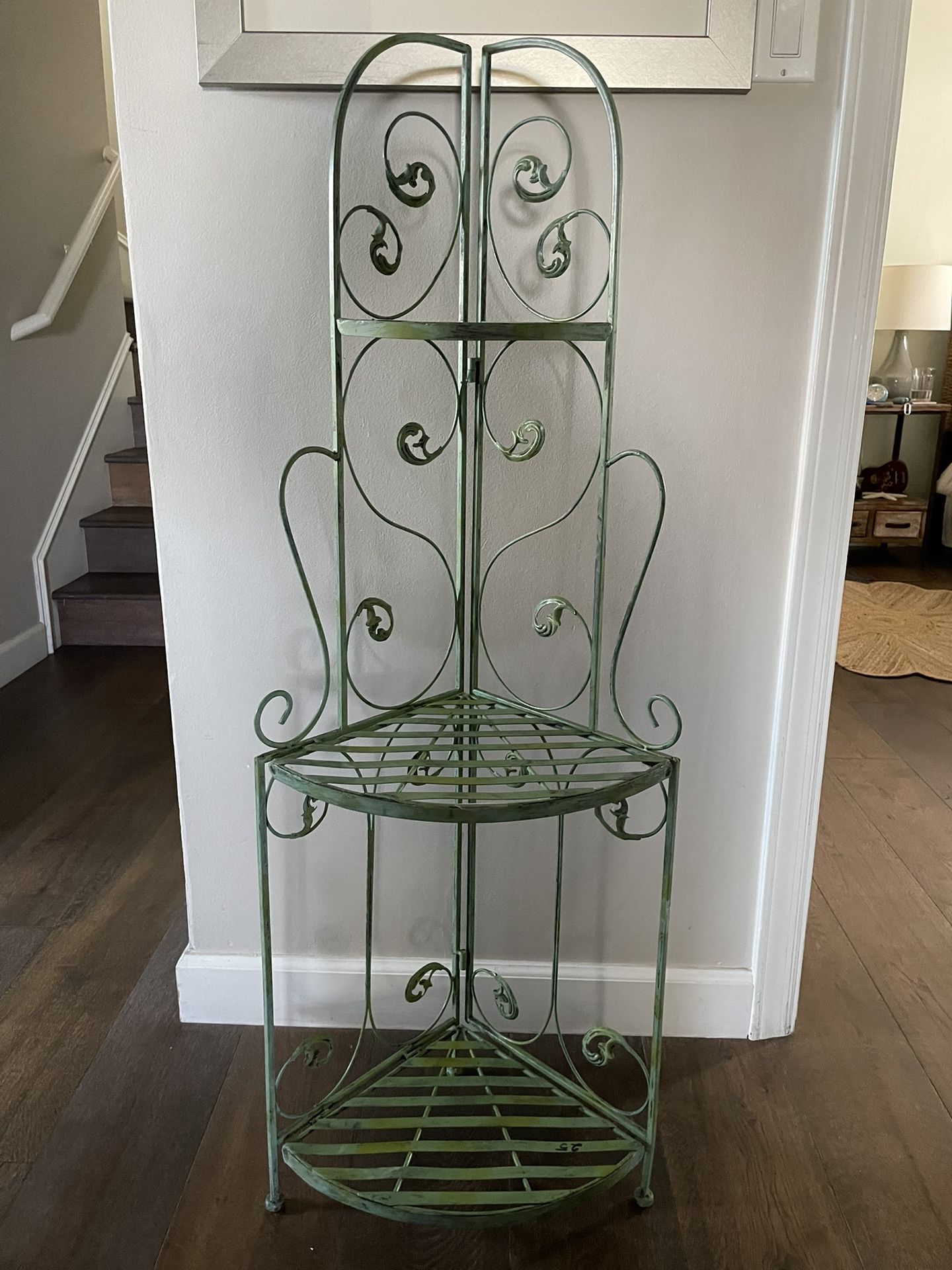 4’ Metal Corner Plant Stand